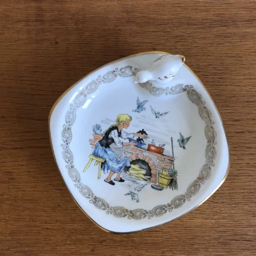 Assiette à bouillie vintage