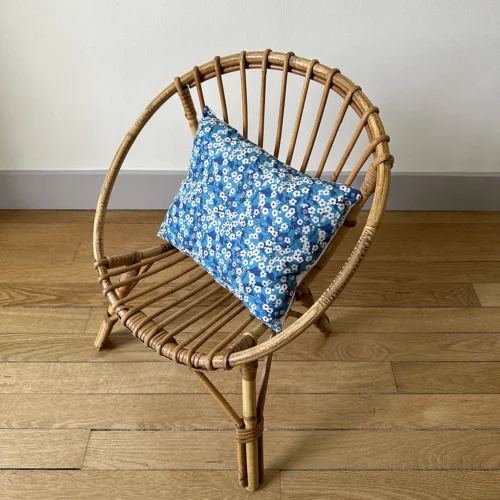 Fauteuil en rotin vintage & coussin Liberty